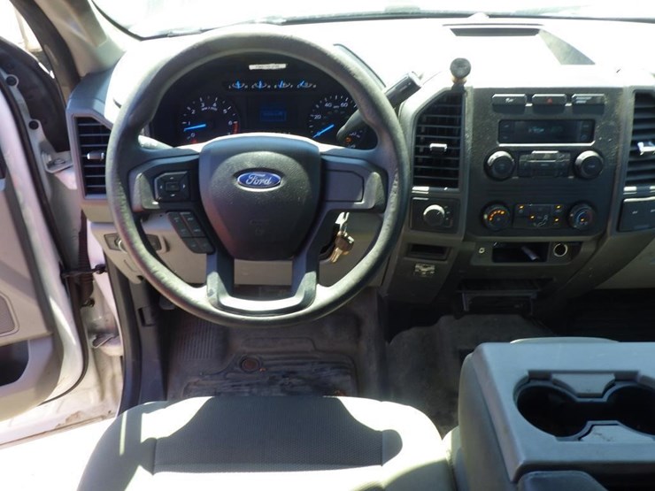 2017-ford-f350-image-8