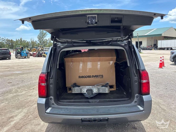2018-chevrolet-tahoe-image-15