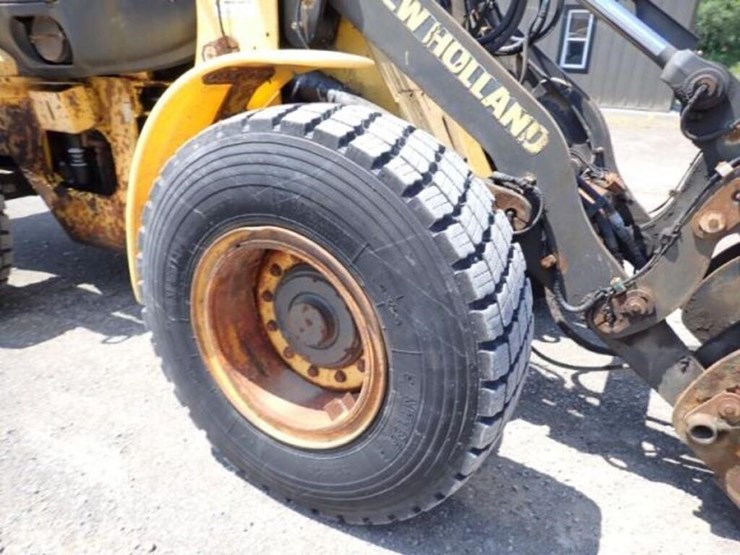 2011-new-holland-w110b-image-55