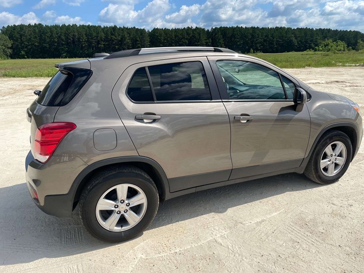 2021-chevrolet-trax-4-door-mpv-(169,929-miles)-image-3