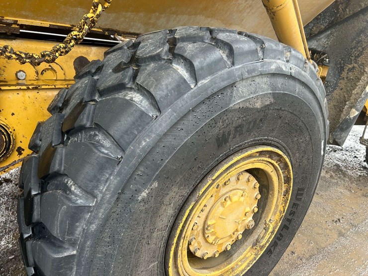2008-caterpillar-725-image-32
