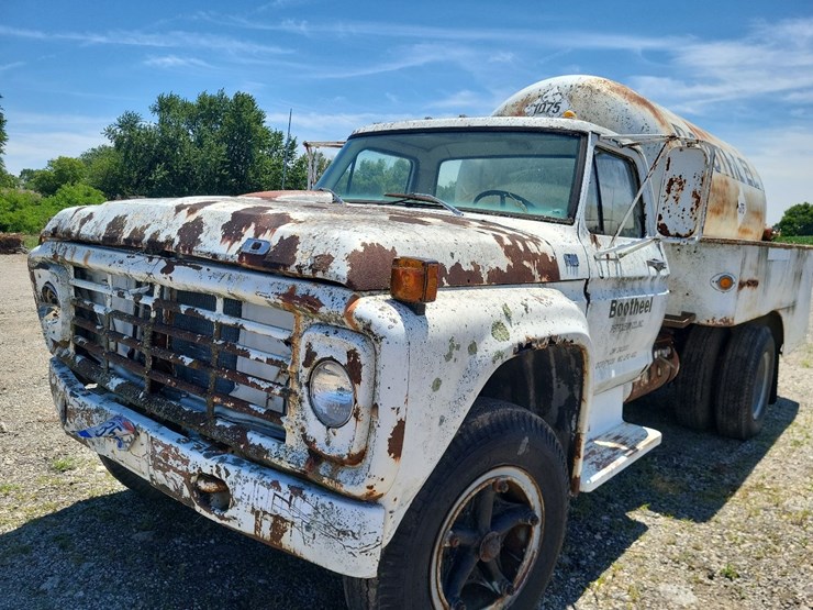 ford-f700-image-50