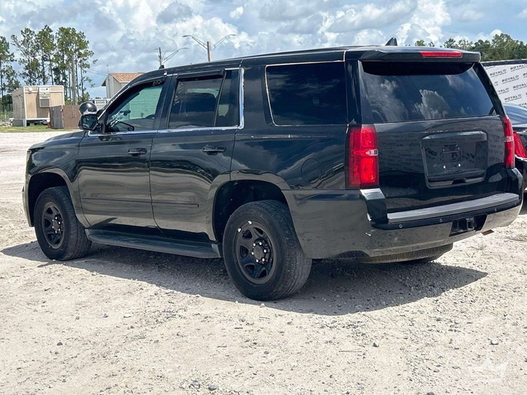 2016-chevrolet-tahoe-image-4