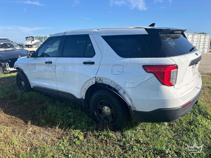 2020-ford-explorer-image-4