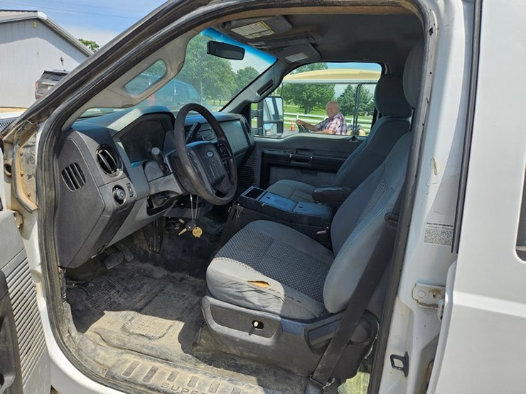 2013-ford-f350-image-31