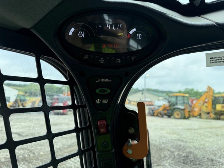 2024-bobcat-s650-image-21