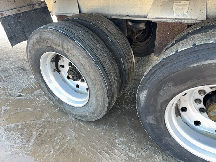 1990-39'-east-aluminum-dump-trailer-image-24