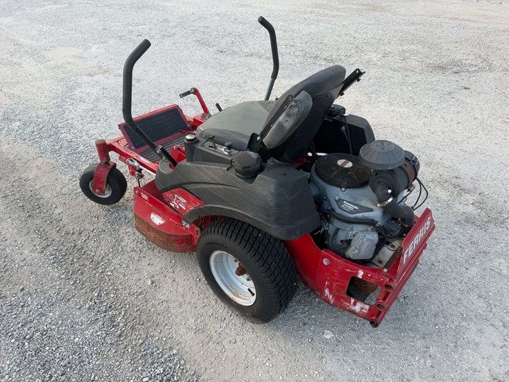 2017-ferris-zero-turn-mower-image-4