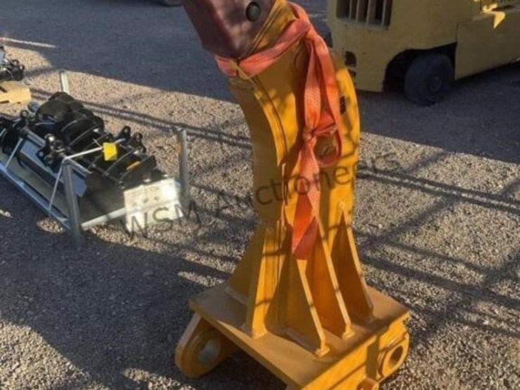 2026-caterpillar-336-image-2