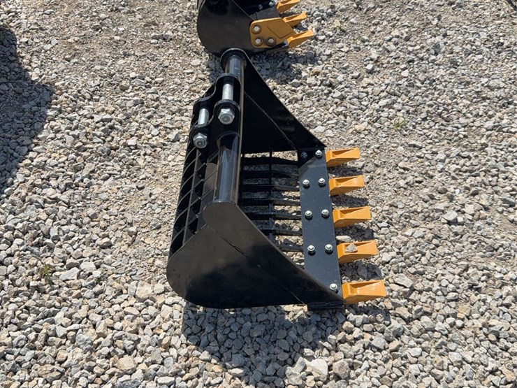22”-mini-excavator-skeleton-bucket-image-4