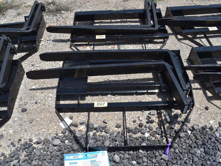 skid-steer-pallet-fork-image-1
