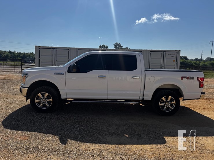 2021-ford-f150-xlt-image-2