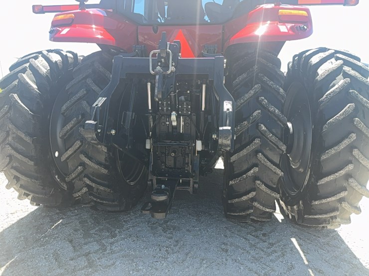 2020-case-ih-magnum-340-image-23