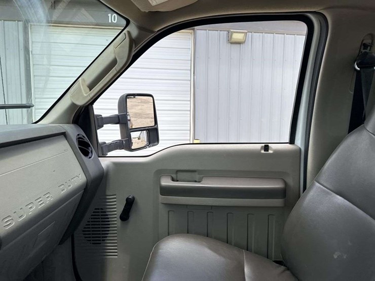 2010-ford-f350-image-13