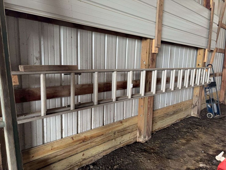 aluminum-extension-ladder-image-1
