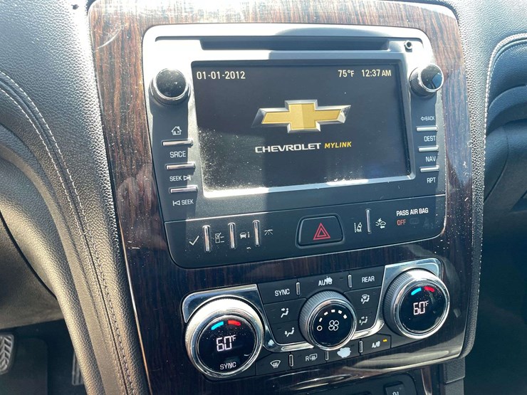 2017-chevrolet-traverse-image-13