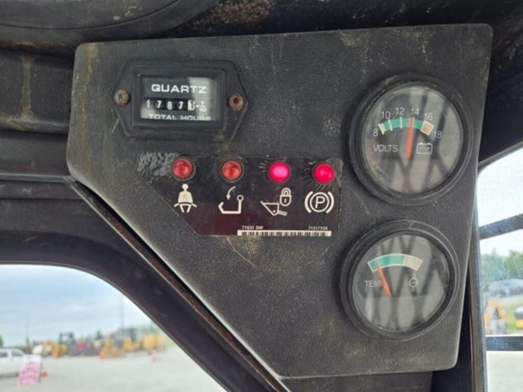 2012-bobcat-s70-image-25