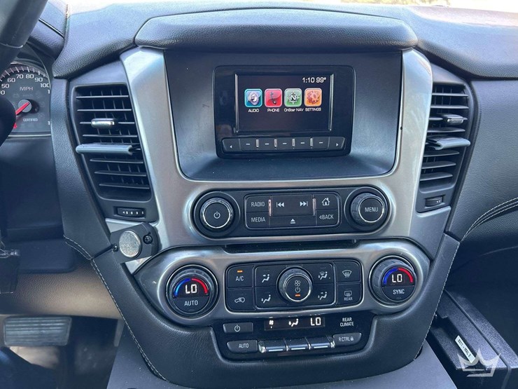 2016-chevrolet-tahoe-image-16