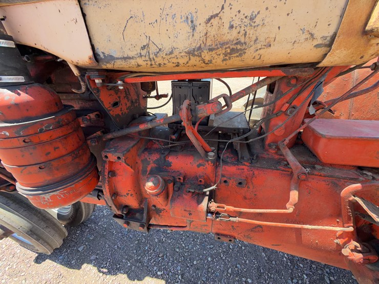 1958-case-801-b-tractor-image-22