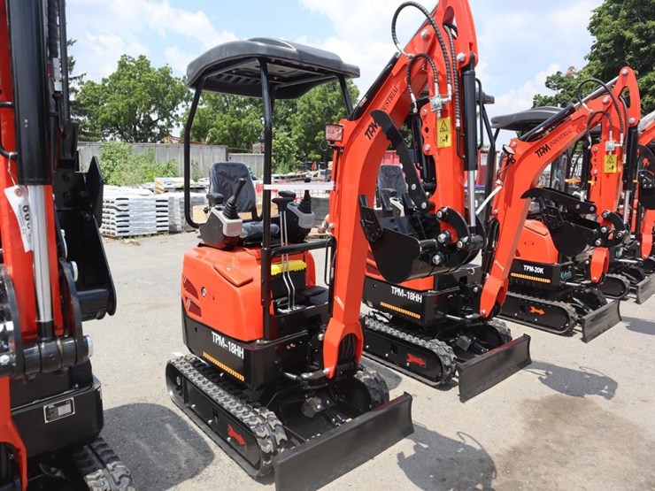 tpm-18hh-mini-excavator-image-2