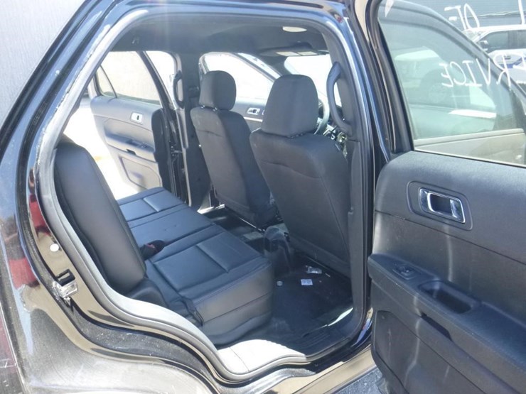 2017-ford-explorer-image-9