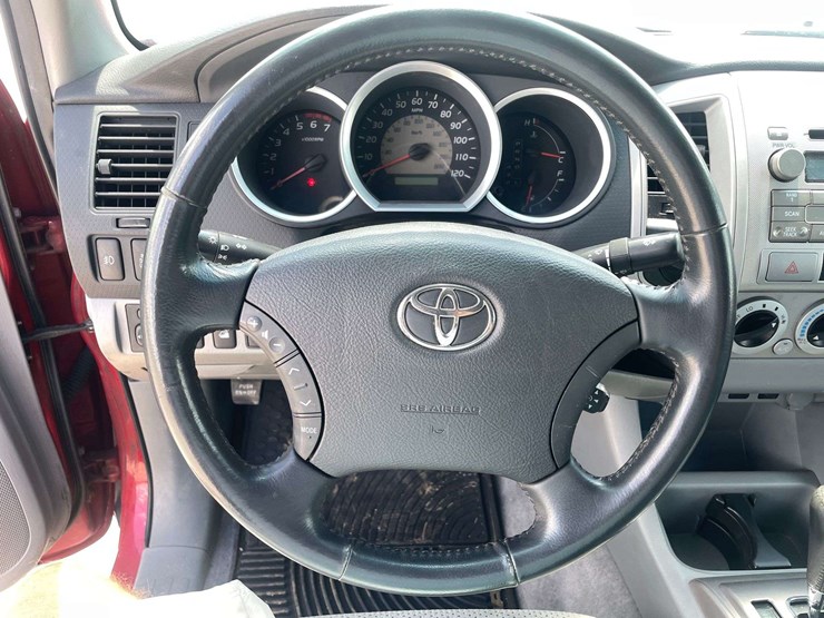 2009-toyota-tacoma-image-12