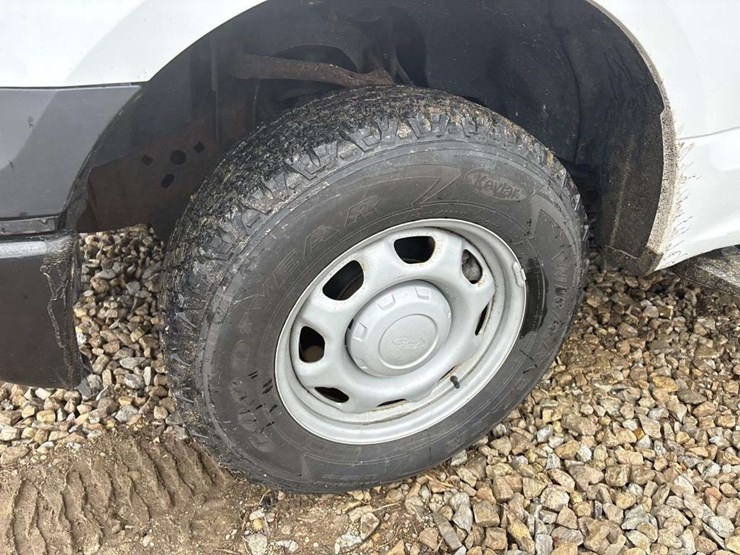 2015-ford-f150-xl-image-5
