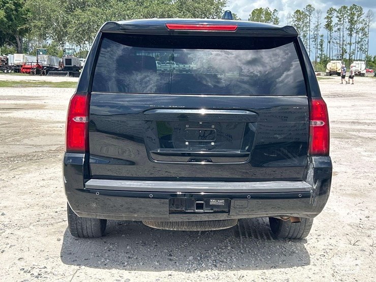 2016-chevrolet-tahoe-image-23