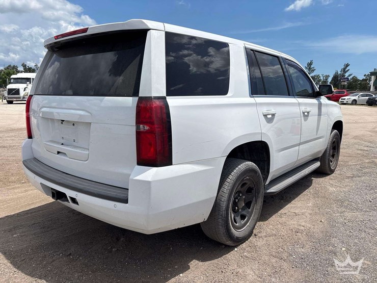 2019-chevrolet-tahoe-image-3