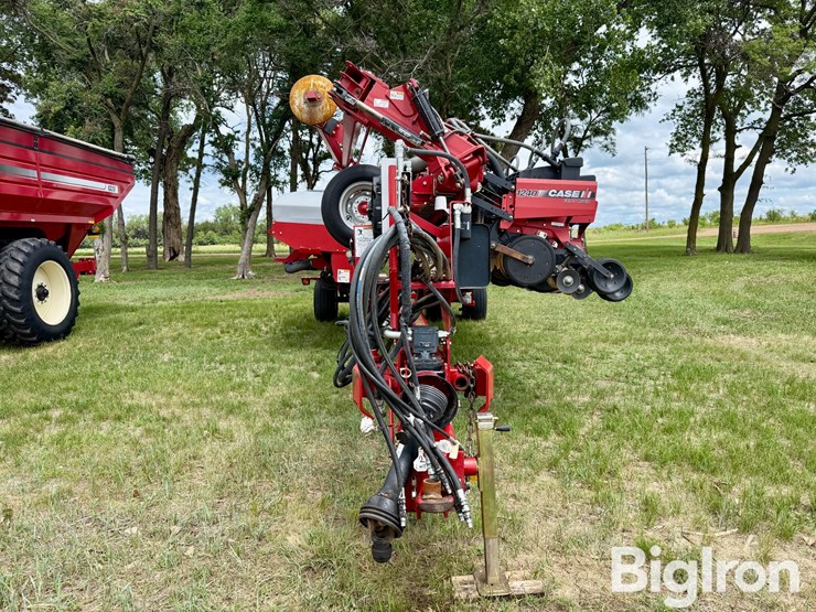 2011-case-ih-1240-image-2