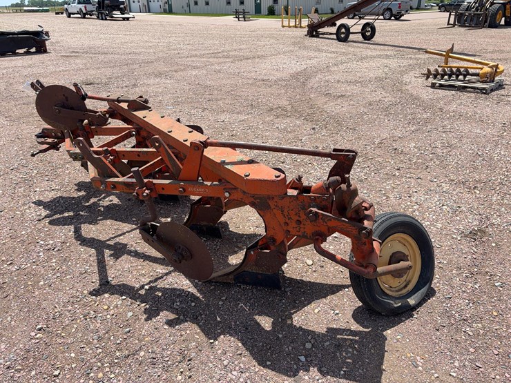 j.i.-case-4-bottom-plow-image-5