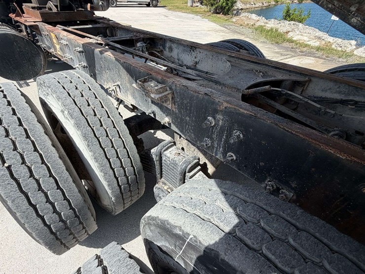2006-mack-granite-ct713-image-50