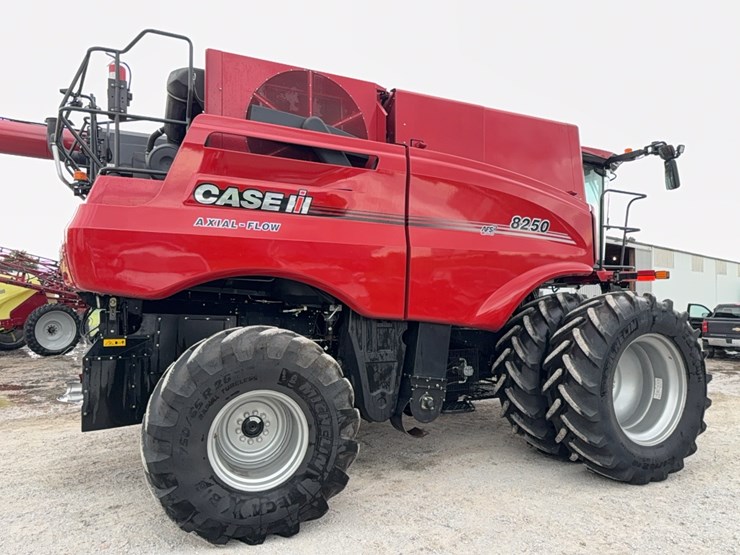 2022-case-ih-8250-image-96