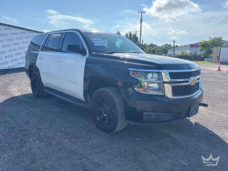 2018-chevrolet-tahoe-image-2