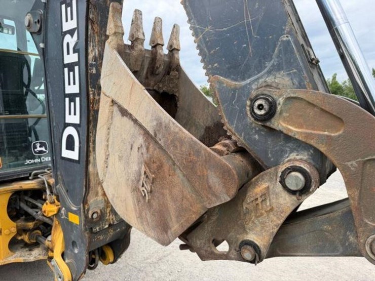 2018-deere-310sl-image-40