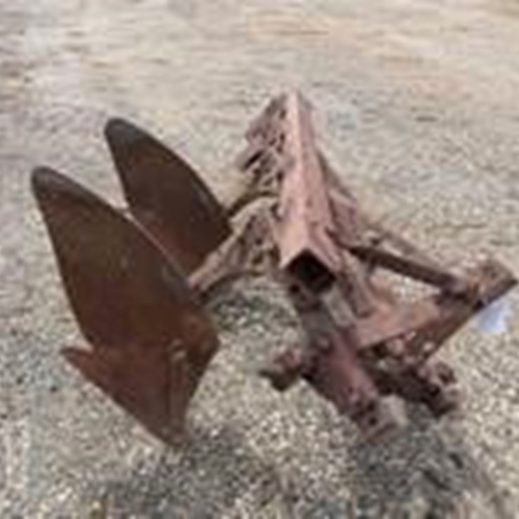 4 BOTTOM TURNING PLOW