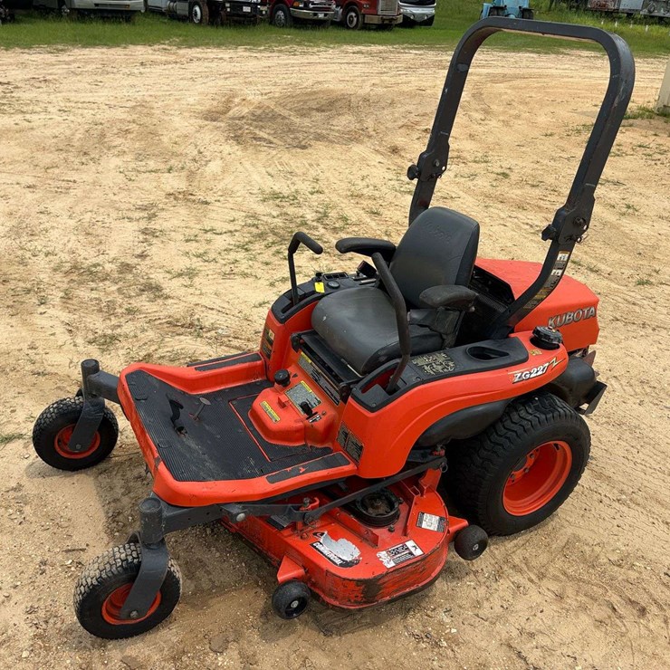KUBOTA ZG227