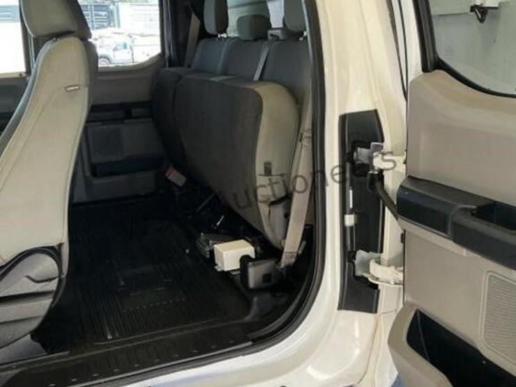 2019-ford-f550-image-30