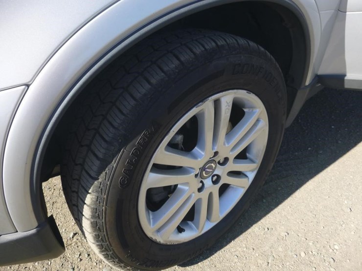 2010-volvo-xc90-image-13