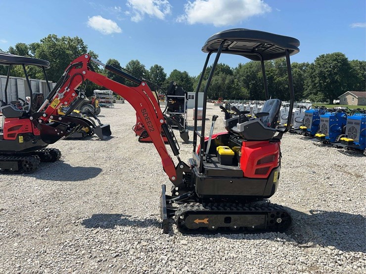 2026-sdline-sdee22-mini-excavator-image-2