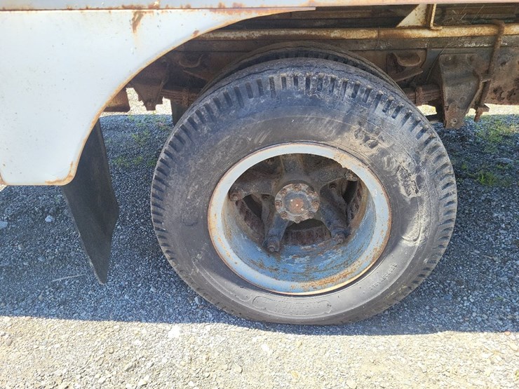 ford-f700-image-22
