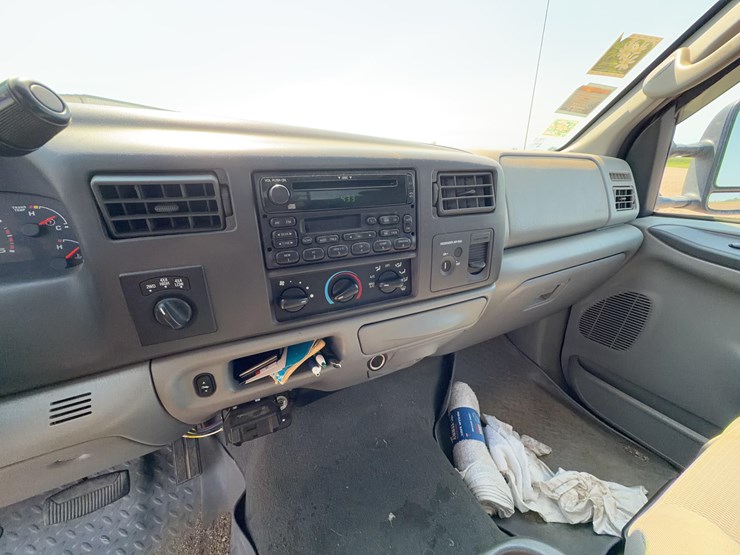 2004-ford-350-image-20