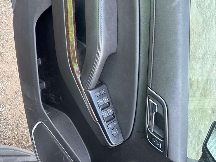 2019-chevrolet-tahoe-image-12