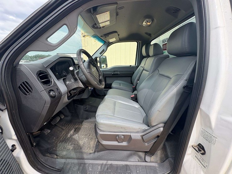 2016-ford-f550-image-12
