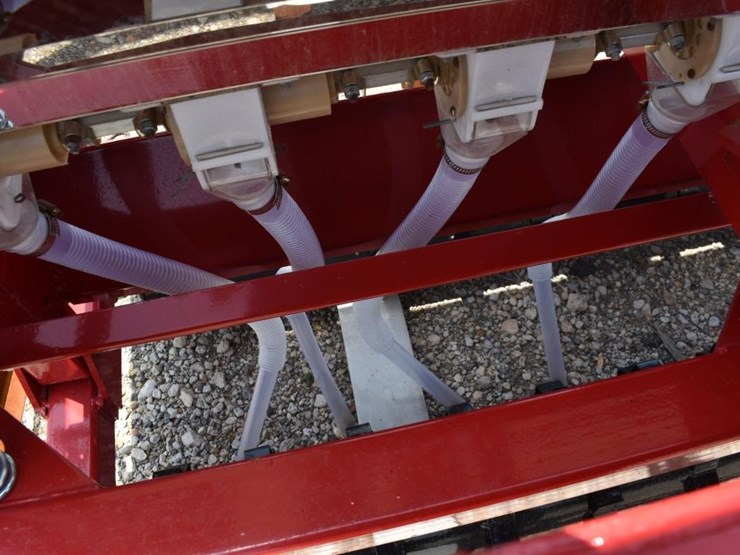 3pt-or-skid-steer-no-till-seeder-image-7