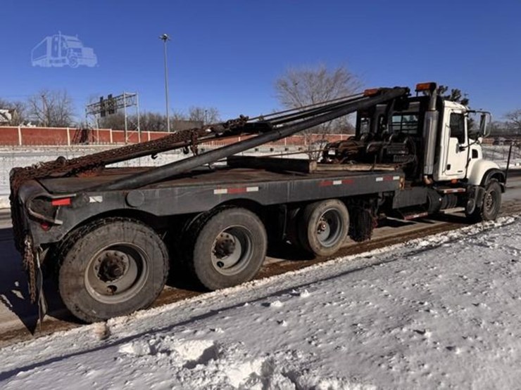 2006-mack-cv713-granite-rolloff-truck-image-8