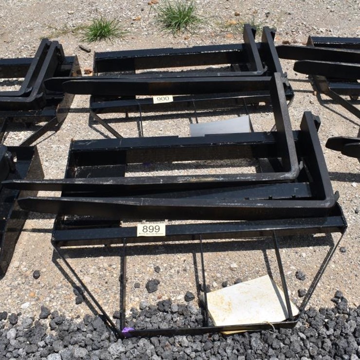 SKID STEER PALLET FORK