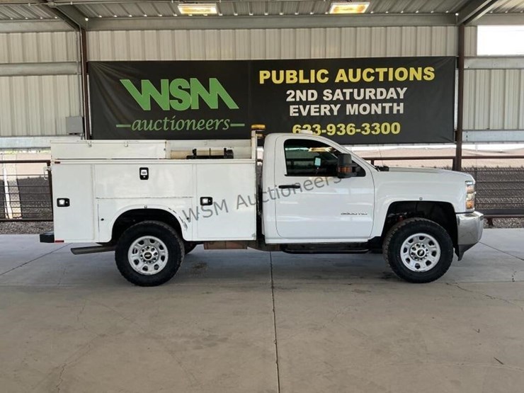 2017-chevrolet-3500hd-image-1
