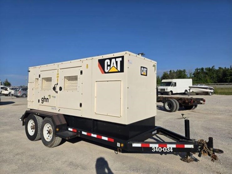 2019-caterpillar-xq230-image-5