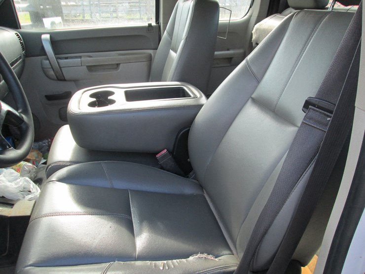 2013-gmc-2500hd-image-29
